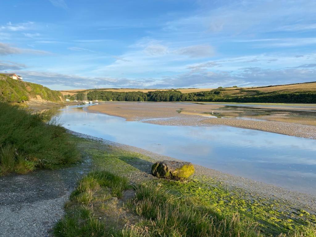 2 Chatsworth Riverscape Apartments - Peaceful Apartment In Great Location With Free Parking Overlooking The Gannel Just A Short Walk From Newquays Incredible Beaches And Local Amenities 新码头 外观 照片